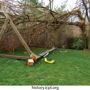 http://history.icpl.org/import/tornado_2006_wood_kl_0007.jpg