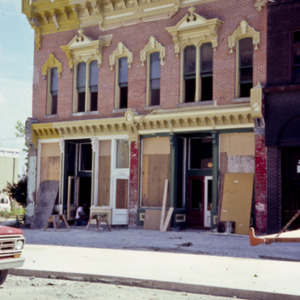 125 East College Street, 1970-1976