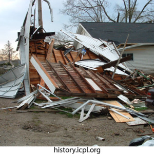 http://history.icpl.org/import/tornado_2006_hotz_jh_0009.jpg